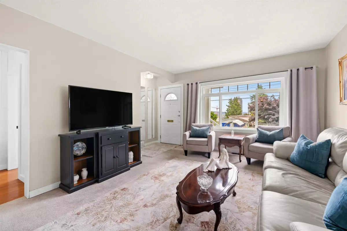 Family Room Photo of 221 Richmond Street, New Westminster, BC