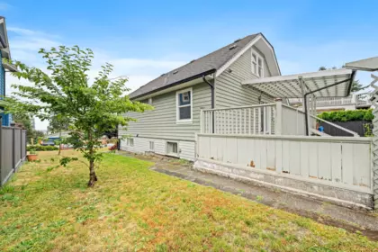 Hot Tub / Spa Photo of 221 Richmond Street, New Westminster, BC