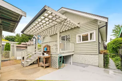 Outdoor Deck Photo of 221 Richmond Street, New Westminster, BC