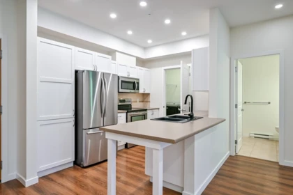 Primary Bedroom Photo of 213 33318 E Bourquin Crescent, Abbotsford, BC