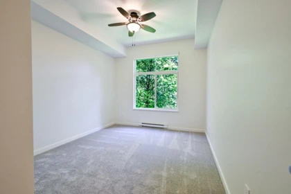 Swimming Pool Photo of 213 33318 E Bourquin Crescent, Abbotsford, BC