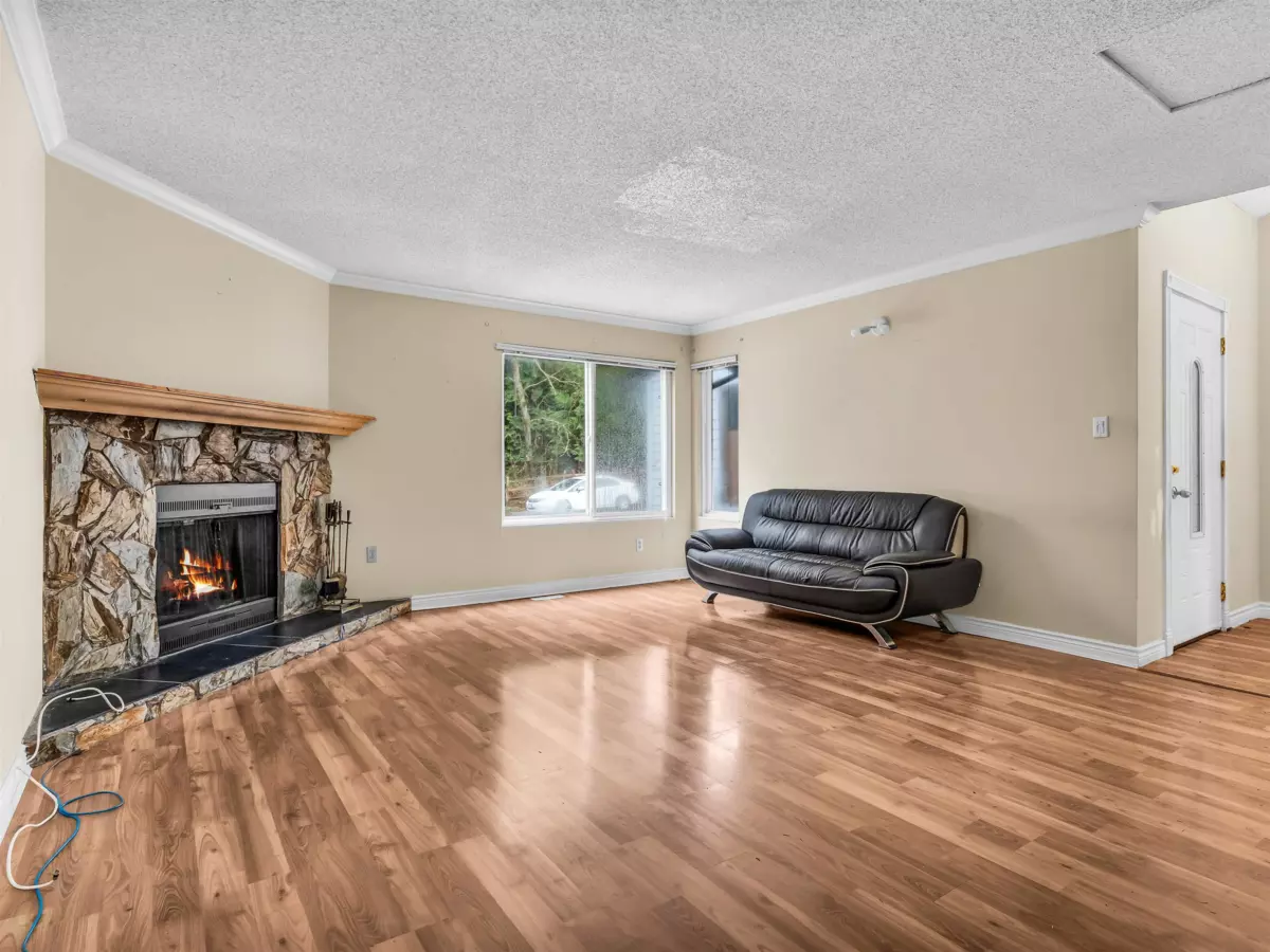 Family Room Photo of 14783 101 Avenue, Surrey, BC