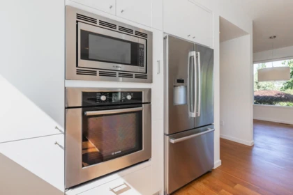 Kitchen Island Photo of 7143 205 Street, Langley, BC