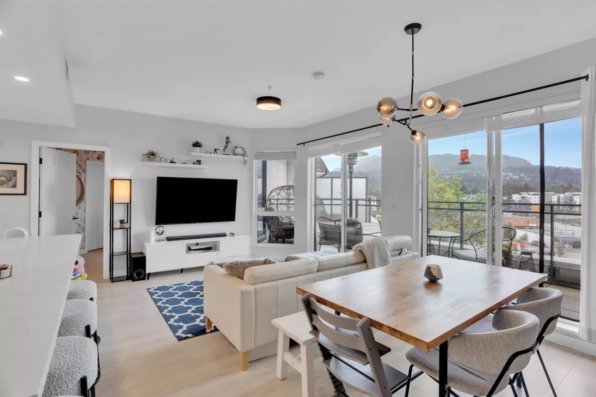 Dining Area Photo of 609 3038 St. George Street, Port Moody, BC