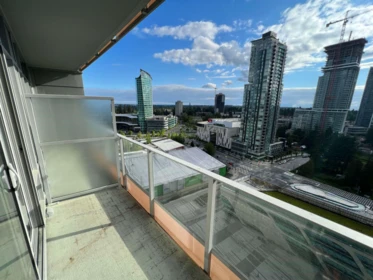 Kitchen Island Photo of 1808 13495 Central Avenue, Surrey, BC