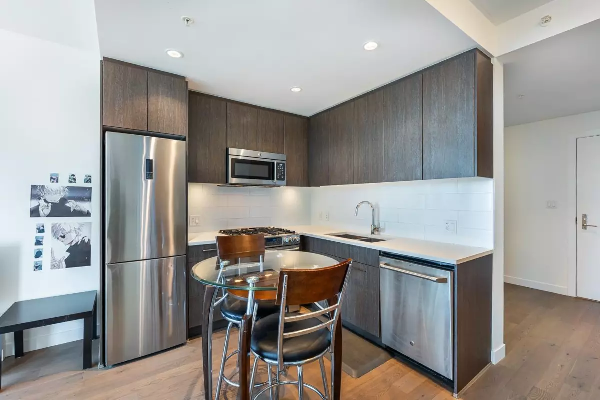Dining Area Photo of 1006 9060 University Crescent, Burnaby, BC