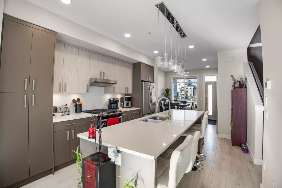 Dining Area Photo of 131 46150 Thomas Road, Chilliwack, BC