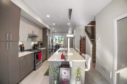 Kitchen Photo of 131 46150 Thomas Road, Chilliwack, BC