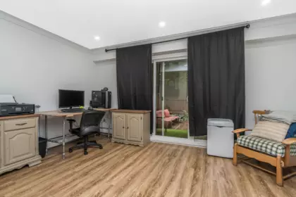 Basement Recreation Room Photo of 17 33293 E Bourquin Crescent, Abbotsford, BC