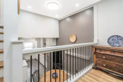 Hallway Photo of 17 33293 E Bourquin Crescent, Abbotsford, BC