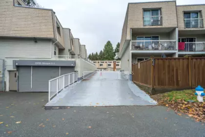 Hot Tub / Spa Photo of 17 33293 E Bourquin Crescent, Abbotsford, BC