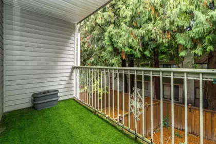 Staircase Photo of 17 33293 E Bourquin Crescent, Abbotsford, BC