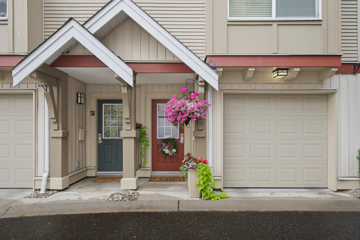 Family Room Photo of 52 6651 203 Street, Langley, BC