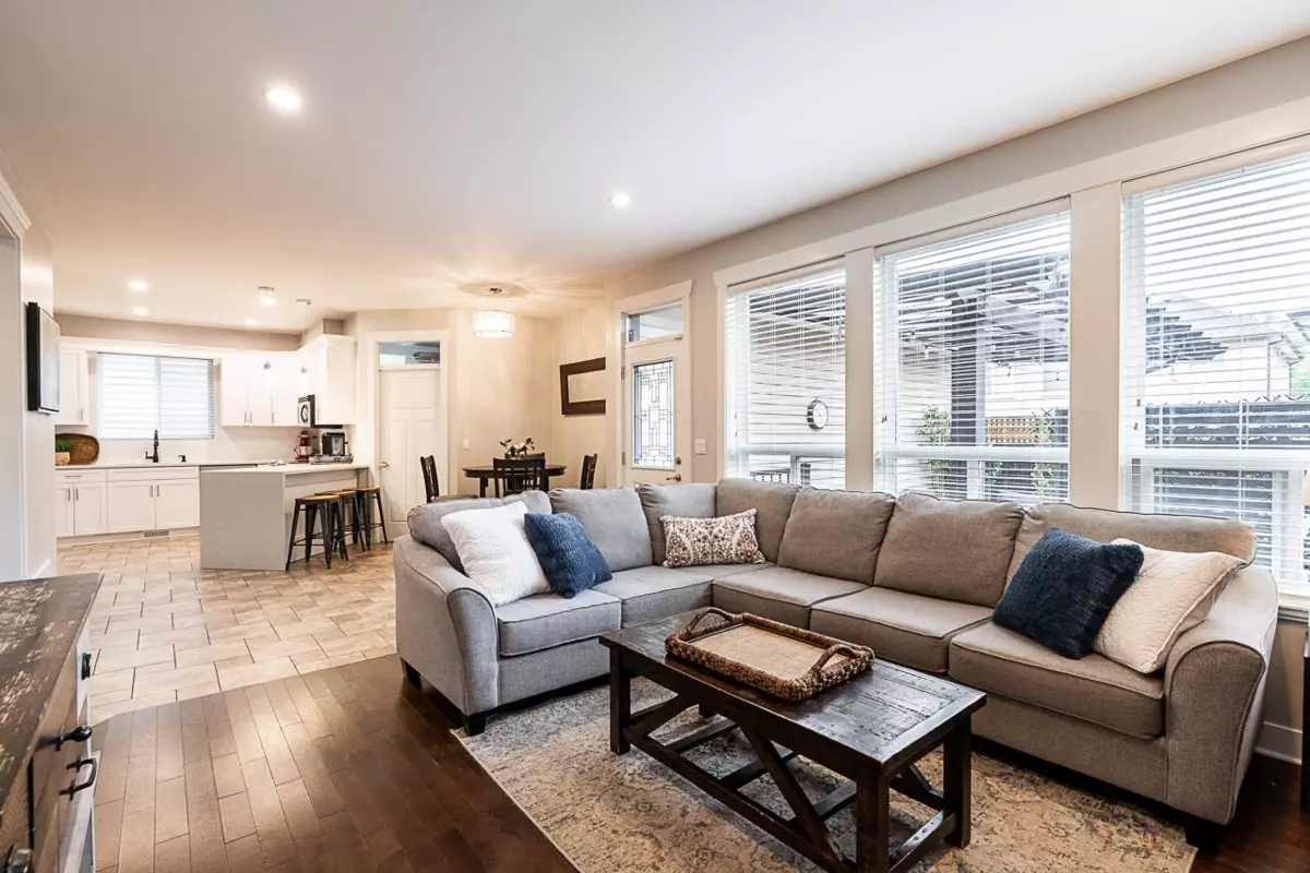 Dining Area Photo of 7020 195a Street, Surrey, BC