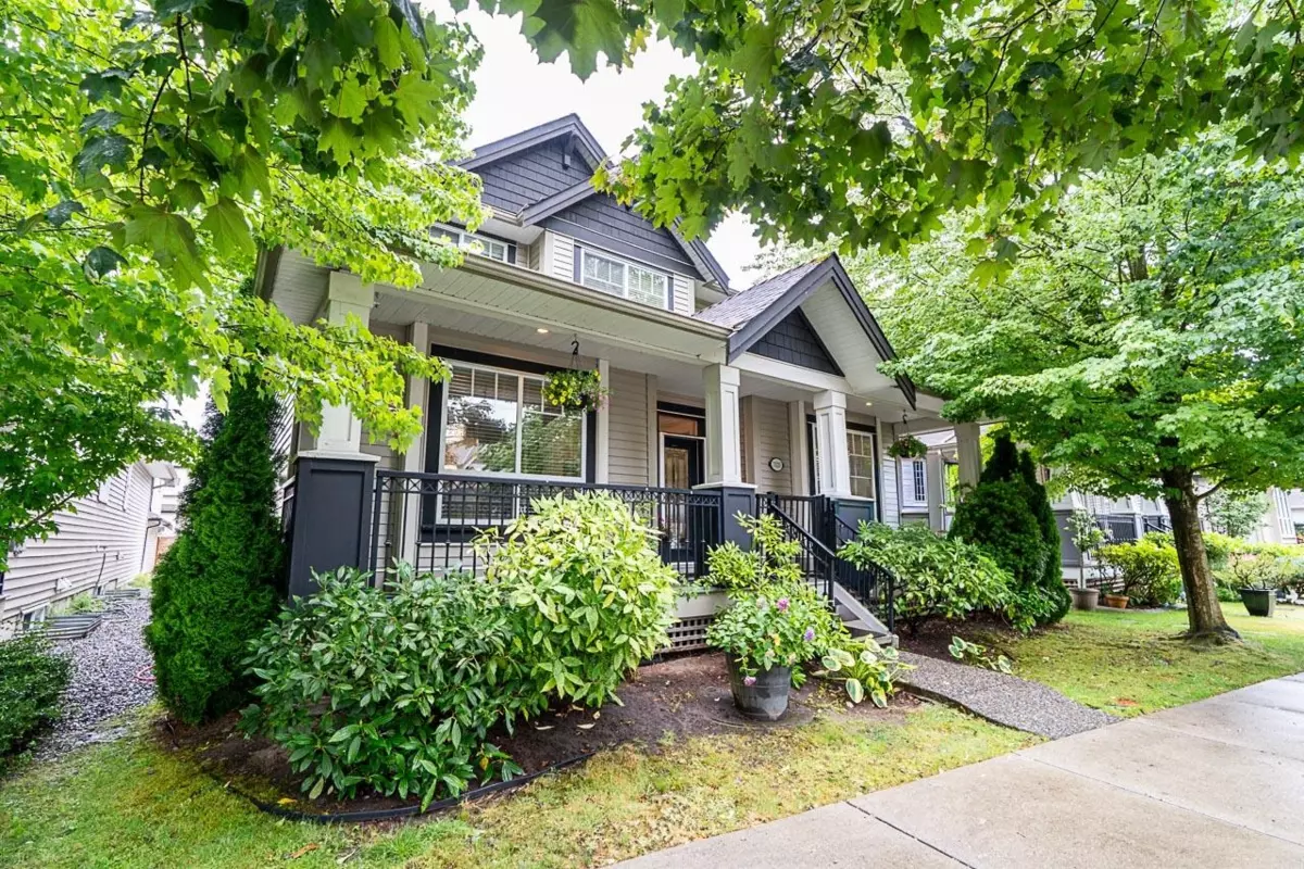 Living Room Photo of 7020 195a Street, Surrey, BC