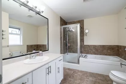Entry Foyer Photo of 7020 195a Street, Surrey, BC