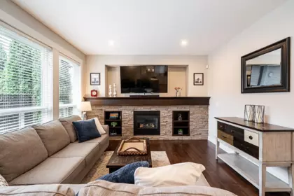 Kitchen Photo of 7020 195a Street, Surrey, BC