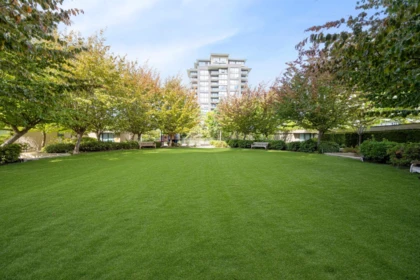 Garden / Landscaping Photo of 902 6333 Katsura Street, Richmond, BC
