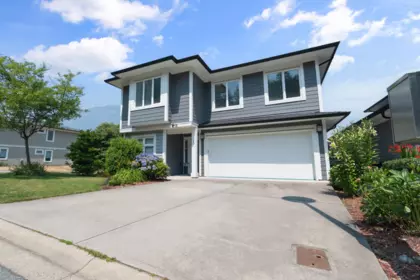 10 63650 Flood Hope Road, Hope, BC, Hope — Single Family Residence for sale