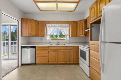 Guest Bathroom Photo of 929 Grover Avenue, Coquitlam, BC