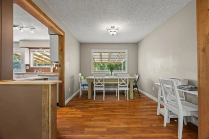 Kitchen Island Photo of 450 Wardle Street, Hope, BC