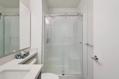 Guest Bathroom Photo of 605 500 Royal Avenue, New Westminster, BC