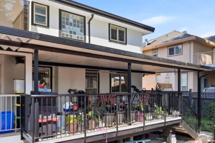 Front Yard Photo of 12580 60a Avenue, Surrey, BC