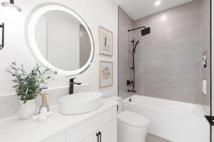 Guest Bathroom Photo of 477 W 20th Avenue, Vancouver, BC