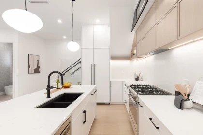 Kitchen Island Photo of 477 W 20th Avenue, Vancouver, BC