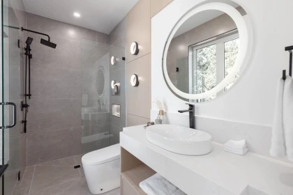 Primary Bathroom Photo of 477 W 20th Avenue, Vancouver, BC
