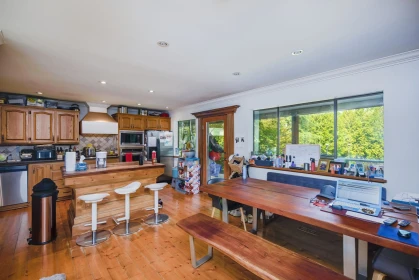 Kitchen Island Photo of 14275 28 Avenue, Surrey, BC