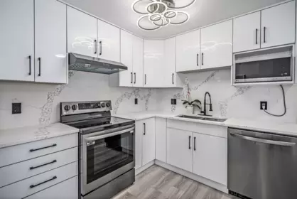 Swimming Pool Photo of 804 6133 Buswell Street, Richmond, BC