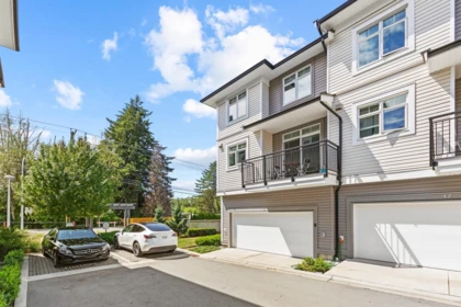 Hot Tub / Spa Photo of 18 2070 Oak Meadows Drive, Surrey, BC