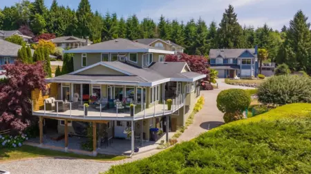 4827 Bluegrouse Drive, Sechelt, BC, Sechelt — Single Family Residence for sale