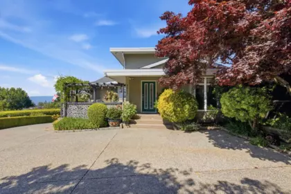 4827 Bluegrouse Drive, Sechelt, BC, Sechelt — Single Family Residence for sale