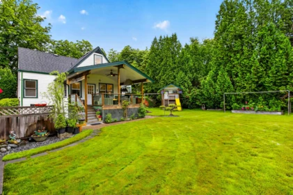Staircase Photo of 21662 River Road, Maple Ridge, BC
