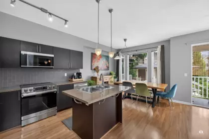 102 6575 192 Street, Surrey, BC, Surrey — Townhouse for sale