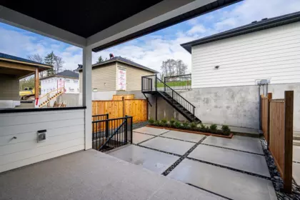 Hot Tub / Spa Photo of 16673 16 Avenue, Surrey, BC