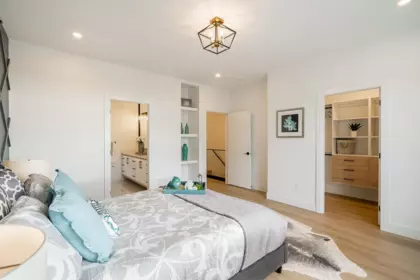 Powder Room Photo of 16673 16 Avenue, Surrey, BC