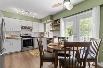Breakfast Nook Photo of 459 Naismith Avenue, Harrison Hot Springs, BC