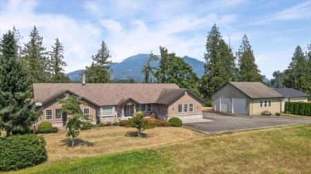 47083 Bell Road, Chilliwack, BC, Chilliwack — Single Family Residence for sale