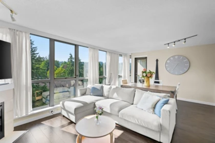 902 295 Guildford Way, Port Moody, BC, Port Moody — Apartment/Condo for sale