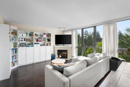 902 295 Guildford Way, Port Moody, BC, Port Moody — Apartment/Condo for sale