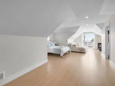 Loft / Bonus Room Photo of 14763 Marine Drive, White Rock, BC
