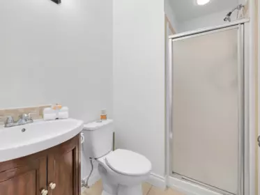 Powder Room Photo of 14763 Marine Drive, White Rock, BC