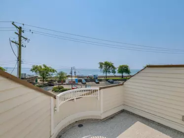 Staircase Photo of 14763 Marine Drive, White Rock, BC