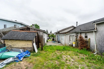 Breakfast Nook Photo of 2233 Edinburgh Street, New Westminster, BC