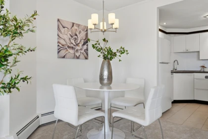 303 1480 Foster Street, White Rock, BC, White Rock — Apartment/Condo for sale