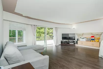 Dining Area Photo of 6074 Sherbrooke Street, Vancouver, BC