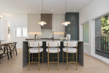 Dining Area Photo of 3 8483 16th Avenue, Burnaby, BC